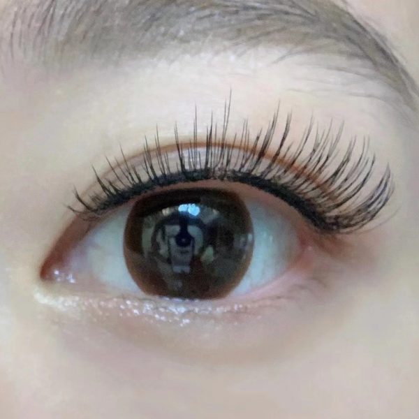 MLEN Hepburn’s Eyeliner Style